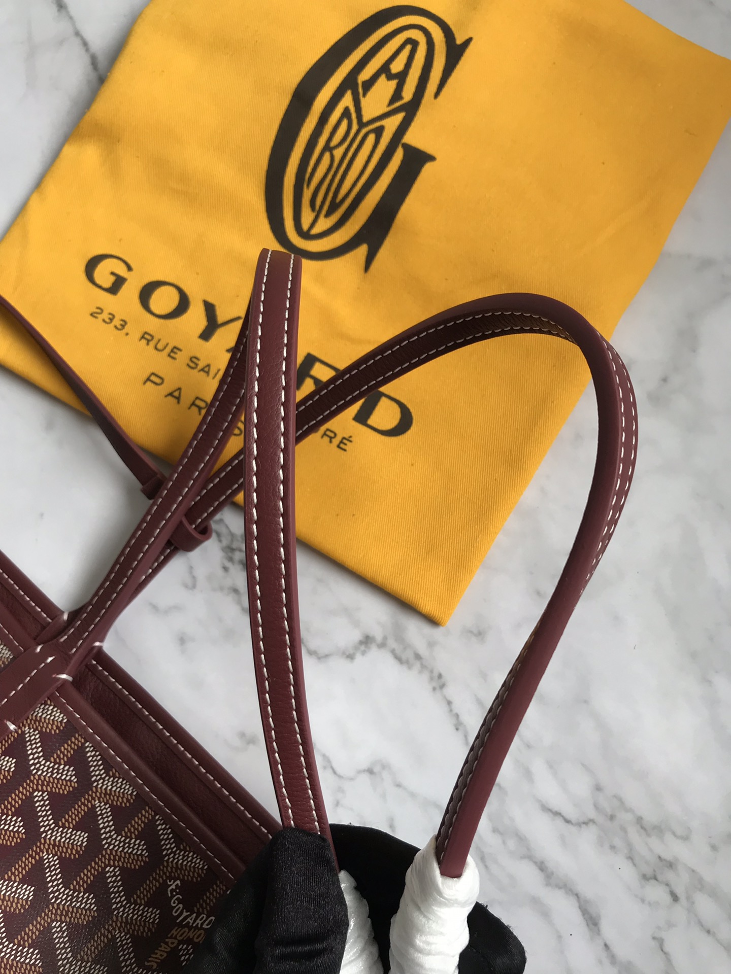 Anjou GM Reversible Tote Bag In Burgundy